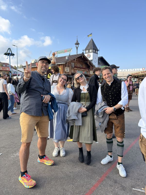 Team Helga am Oktoberfest in München